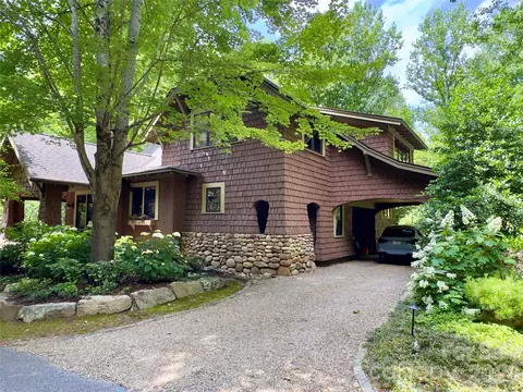 Chaucer Road, Black Mountain, NC 28711