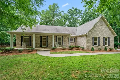 434 Yachtsman Pt, Lexington, NC 27292