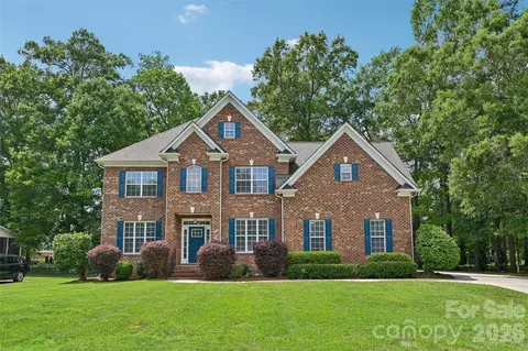 2825 Chip Shot Dr, Matthews, NC 28104