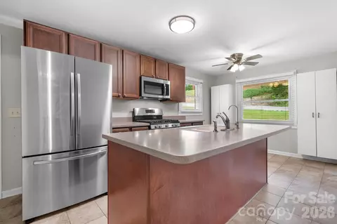 4073 Nc 226a Hwy, Marion, NC 28752