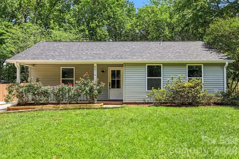 6519 Piney Path Rd, Charlotte, NC 28212
