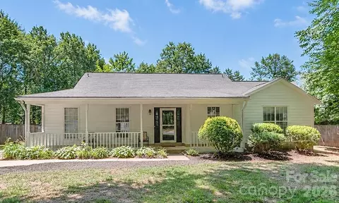 13615 Wildiris Ct, Pineville, NC 28134