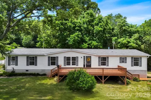 135 Prevost St, Waynesville, NC 28786