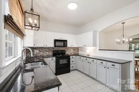 Kitchen - 306 Elis Way, Fort Mill, SC 29708 photo 4 of 6