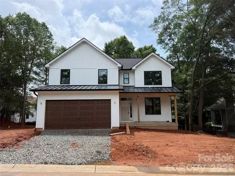 5069 Tara Tea Dr, Tega Cay, SC 29708