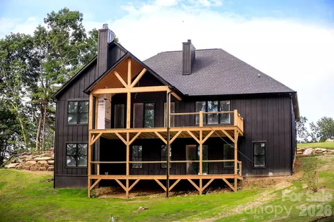 113 Perry Pl, Hendersonville, NC 28739