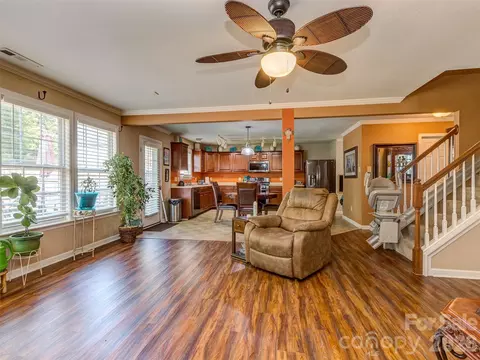 7829 Ponderosa Pine Ln, Charlotte, NC 28215