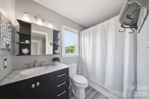 Bath - 634 Carson Rd, Gastonia, NC 28052 photo 3 of 4
