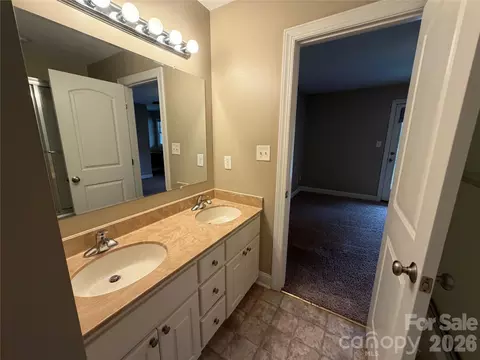 Bath - 8017 Secluded Ln, Denver, NC 28037 photo 4 of 4