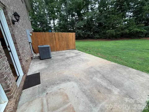 Exterior - 8017 Secluded Ln, Denver, NC 28037 photo 2 of 3