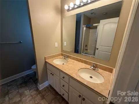 Bath - 8017 Secluded Ln, Denver, NC 28037 photo 3 of 4
