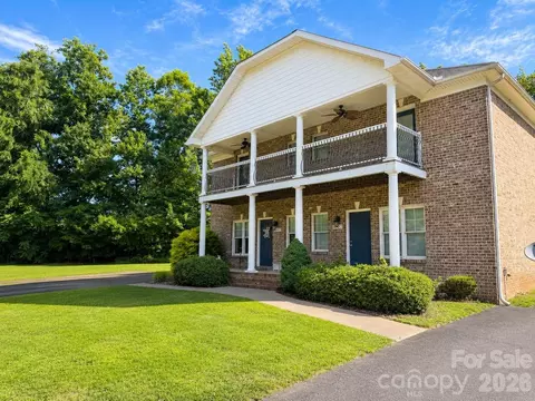 Exterior - 8017 Secluded Ln, Denver, NC 28037 photo 1 of 3
