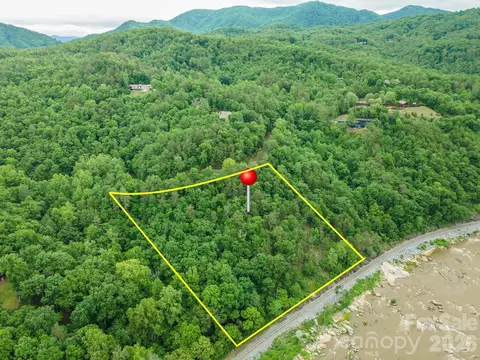 2391 French Broad 34 Pkwy #34, Marshall, NC 28753