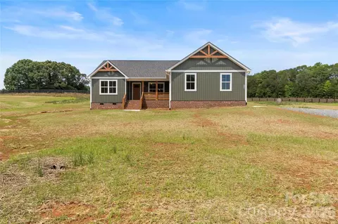 713 Alf Hoover Rd, Lincolnton, NC 28092