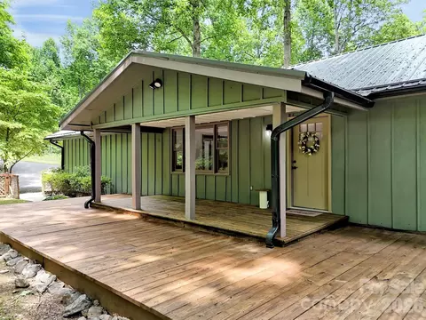 148 Cross Stitch Mountain Rd, Sylva, NC 28779