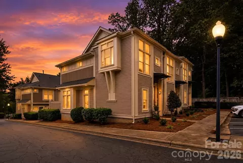 1073 Park West Dr, Charlotte, NC 28209