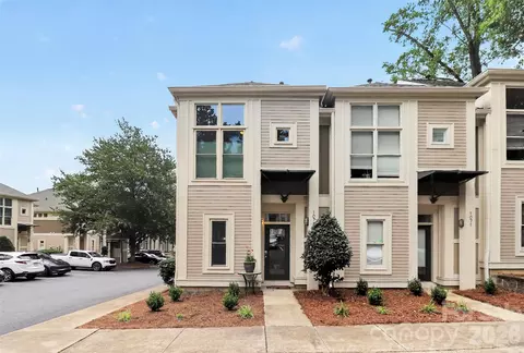 1073 Park West Dr, Charlotte, NC 28209