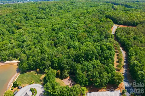 9719 Nine Eagles Ln, Charlotte, NC 28278