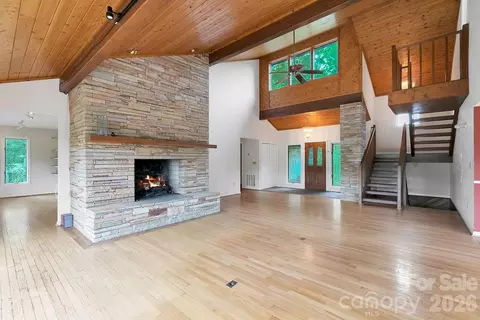 Living - 547 Windover Dr, Brevard, NC 28712 photo 3 of 9