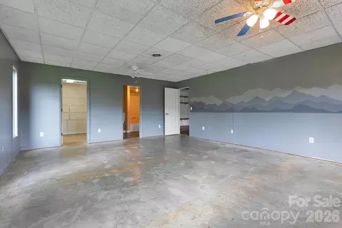 Bedroom - 547 Windover Dr, Brevard, NC 28712 photo 6 of 6