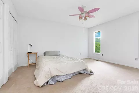 Bedroom - 547 Windover Dr, Brevard, NC 28712 photo 1 of 6