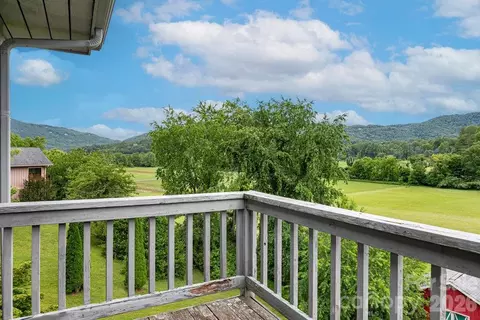 Exterior - 547 Windover Dr, Brevard, NC 28712 photo 7 of 10