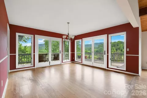 Living - 547 Windover Dr, Brevard, NC 28712 photo 6 of 9