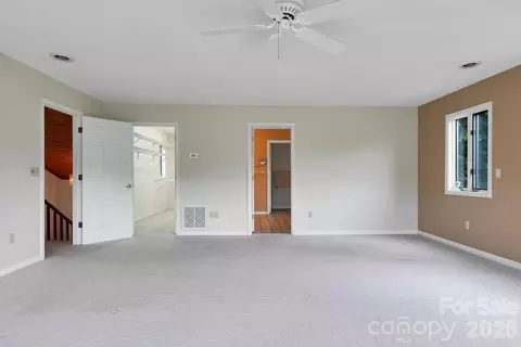 Bedroom - 547 Windover Dr, Brevard, NC 28712 photo 3 of 6