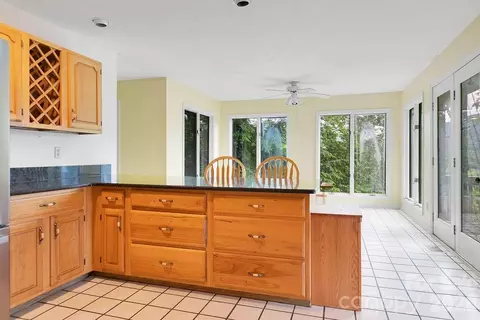 Kitchen - 547 Windover Dr, Brevard, NC 28712 photo 4 of 5