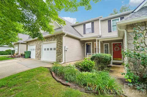 26 Willowick Dr, Asheville, NC 28803