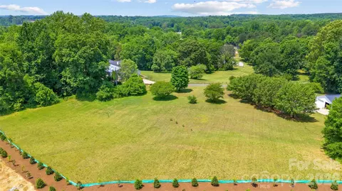 2001 Fountain Ln, Stanley, NC 28164
