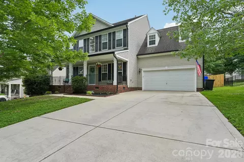 1038 Pepperwood Pl, Lake Wylie, SC 29710