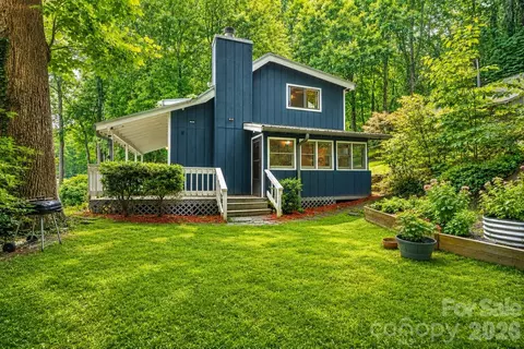 100 Bristol Ln, Maggie Valley, NC 28751
