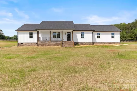725 Alf Hoover Rd, Lincolnton, NC 28092