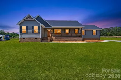 697 Alf Hoover Rd, Lincolnton, NC 28092