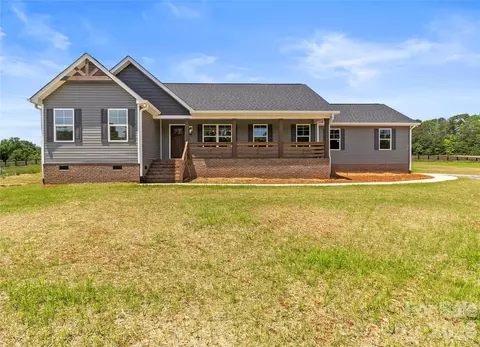 697 Alf Hoover Rd, Lincolnton, NC 28092
