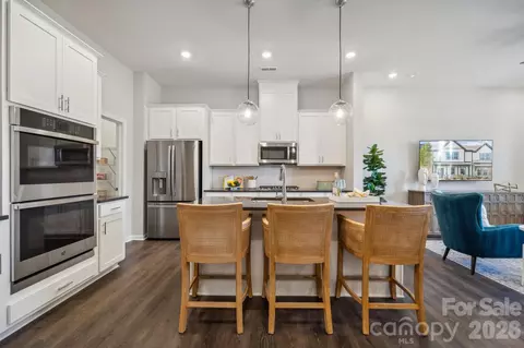 21237 Lake Run Dr, Charlotte, NC 28278