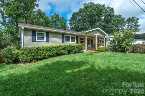 16 Oakley Dogwood Dr, Asheville, NC 28803