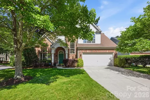5910 Chinquapin Ct, Charlotte, NC 28269