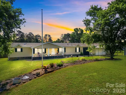 165 Grand Oaks Dr, Rockwell, NC 28138