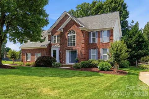 21415 John Pines Dr, Cornelius, NC 28031