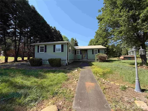 2076 S Fork Dr, Morganton, NC 28655