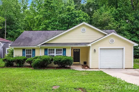 3385 Hunting Wood Ct, Gastonia, NC 28052