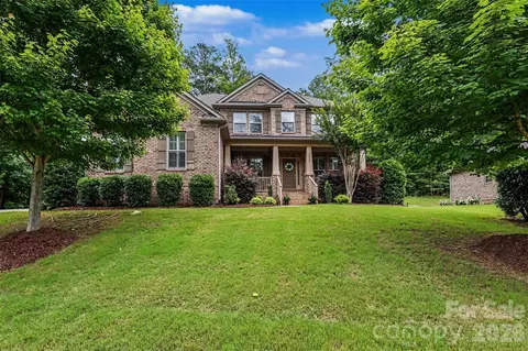 16524 Crosshaven Dr, Charlotte, NC 28278