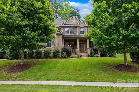 16524 Crosshaven Dr, Charlotte, NC 28278