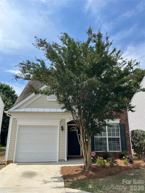 2435 Normancrest Ct, Charlotte, NC 28270
