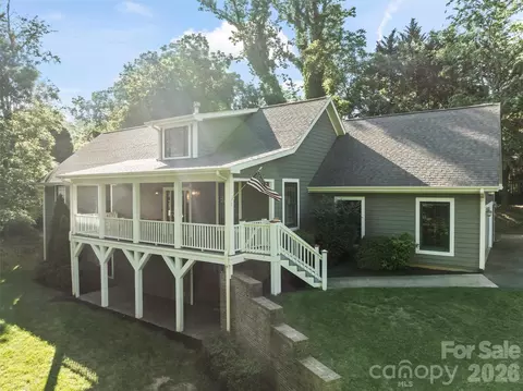 11 Jupiter Hills Dr, Weaverville, NC 28787