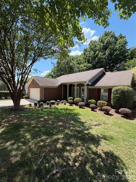12207 Landing Green Dr, Charlotte, NC 28277