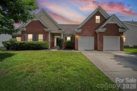 10111 Trailmoor Rd, Charlotte, NC 28278