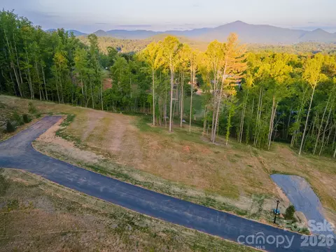 443 Irvine Dr, Fairview, NC 28730